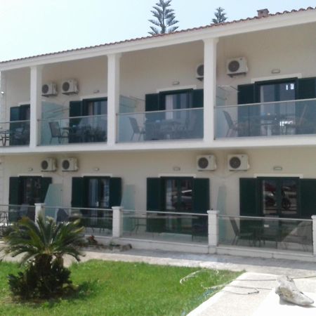 Umbrella Beach Apartments Kávos Dış mekan fotoğraf