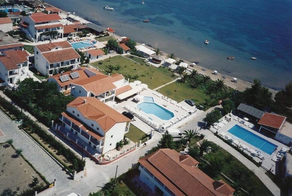 Umbrella Beach Apartments Kávos Dış mekan fotoğraf