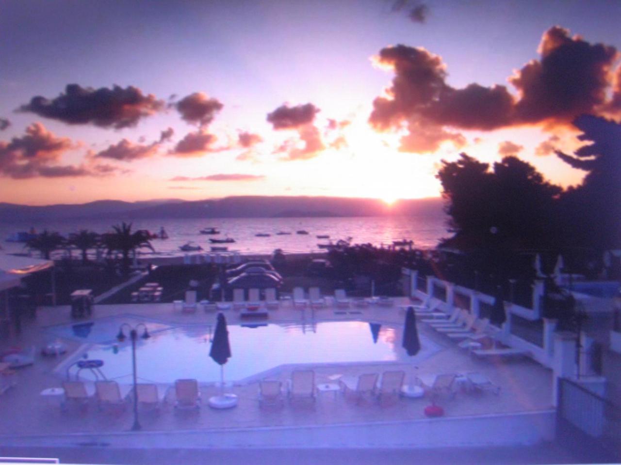 Umbrella Beach Apartments Kávos Dış mekan fotoğraf