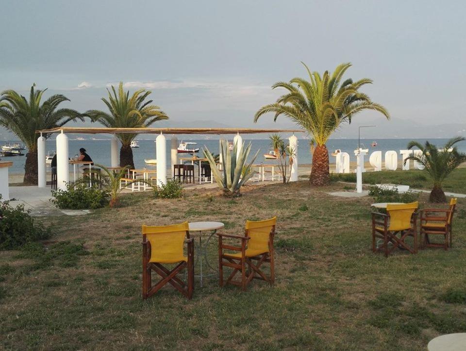 Umbrella Beach Apartments Kávos Dış mekan fotoğraf