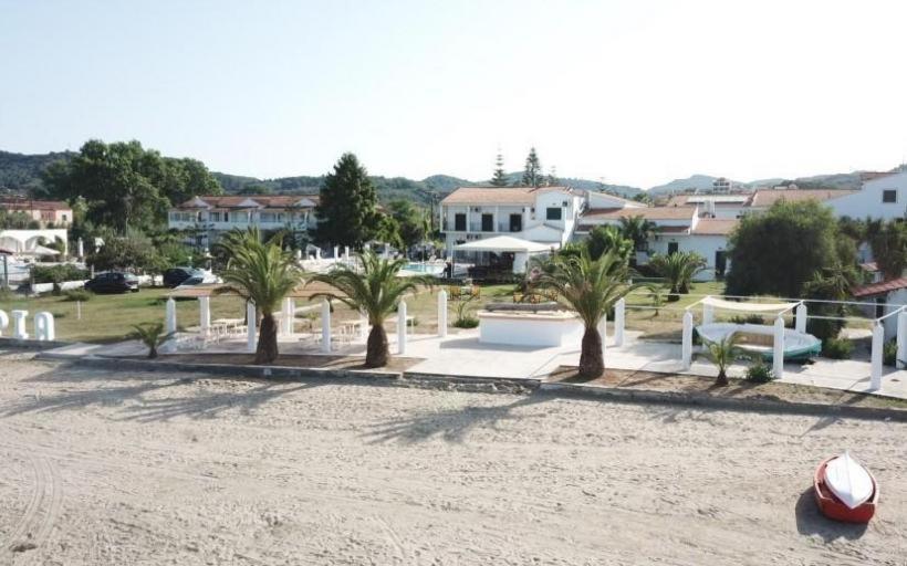 Umbrella Beach Apartments Kávos Dış mekan fotoğraf