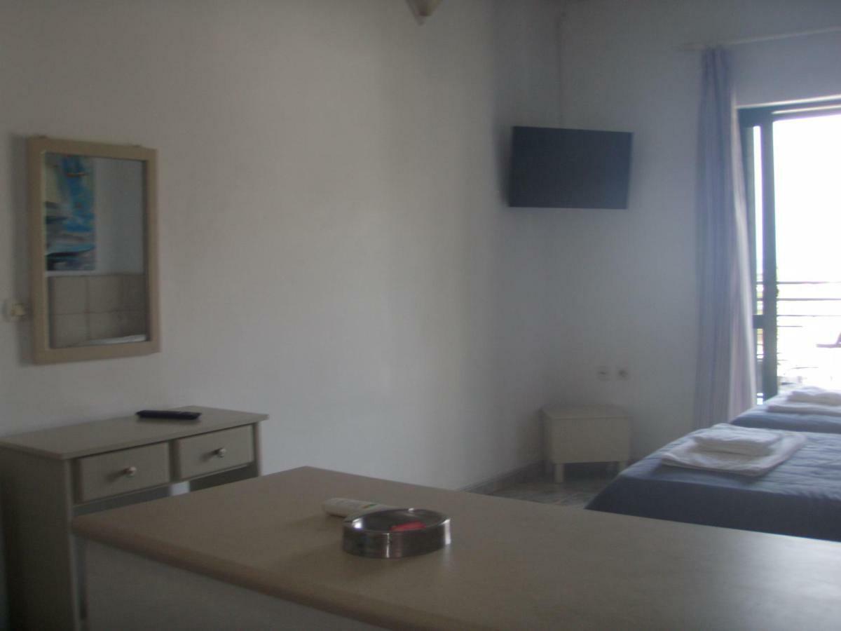 Umbrella Beach Apartments Kávos Dış mekan fotoğraf